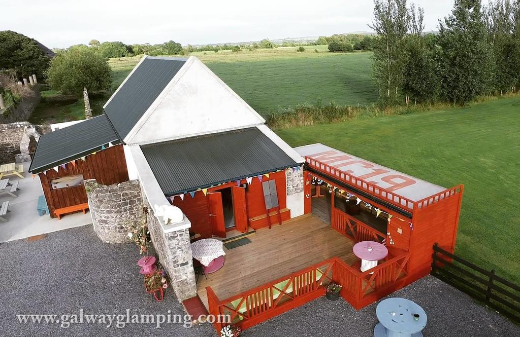 מלון טואם Galway Glamping מראה חיצוני תמונה