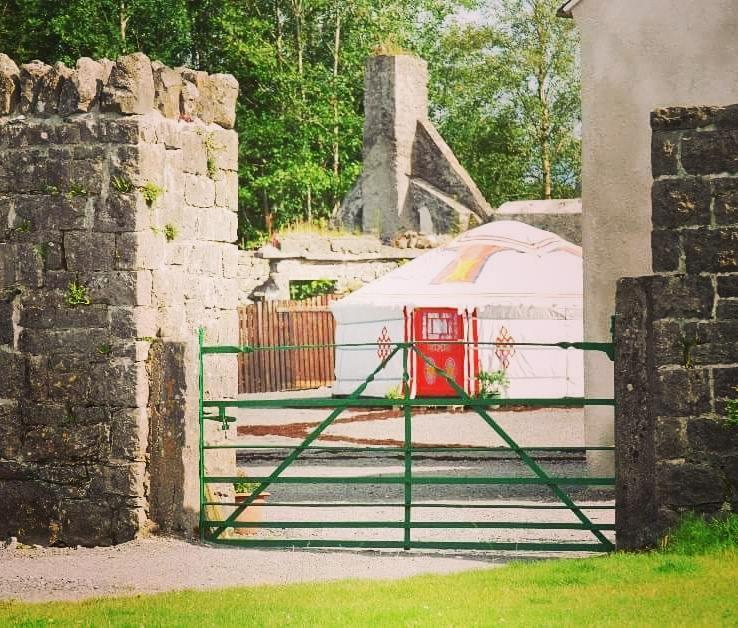 מלון טואם Galway Glamping מראה חיצוני תמונה